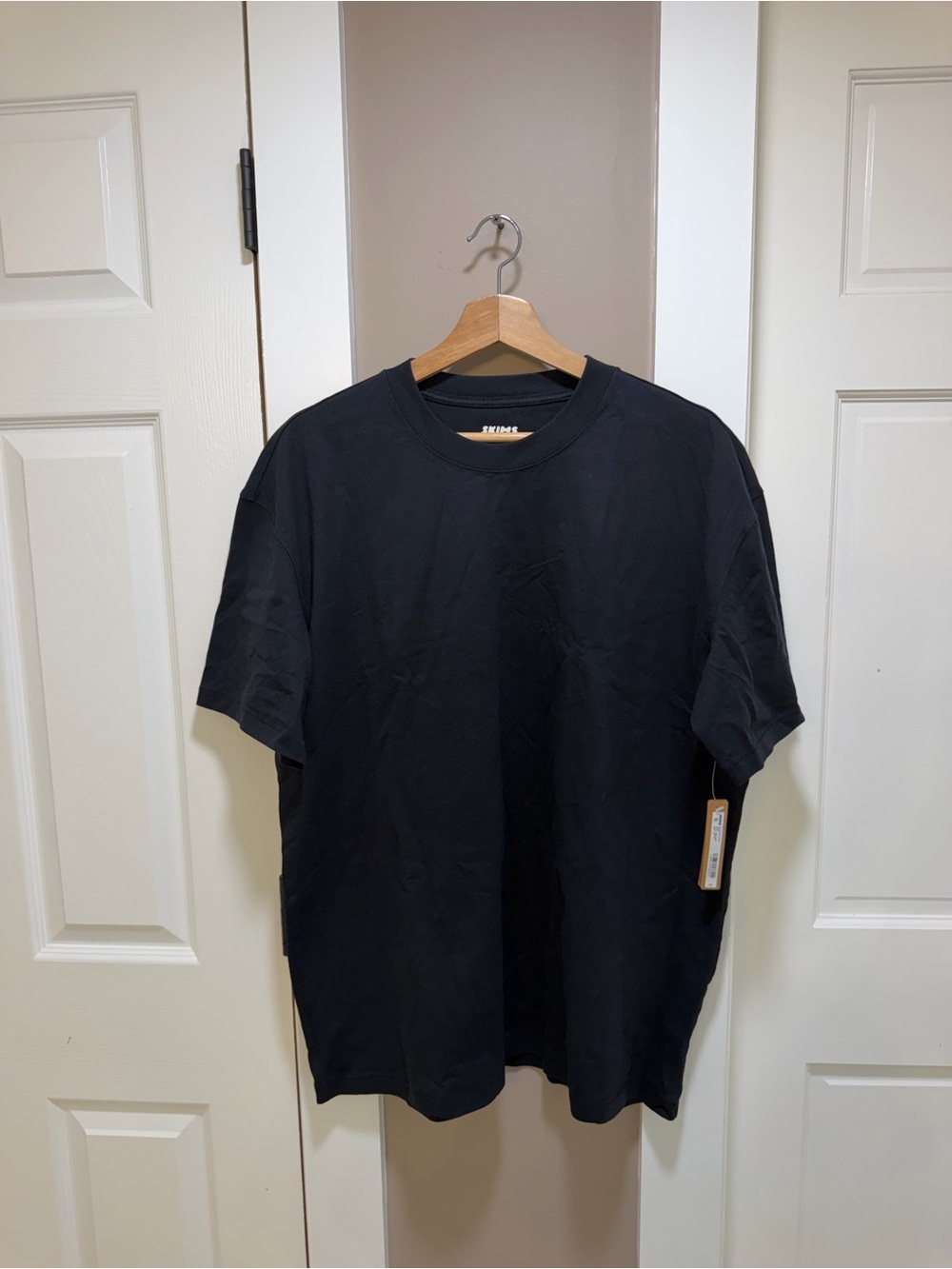 SKIMS Heavyweight Cotton Tee Shirt in Onyx